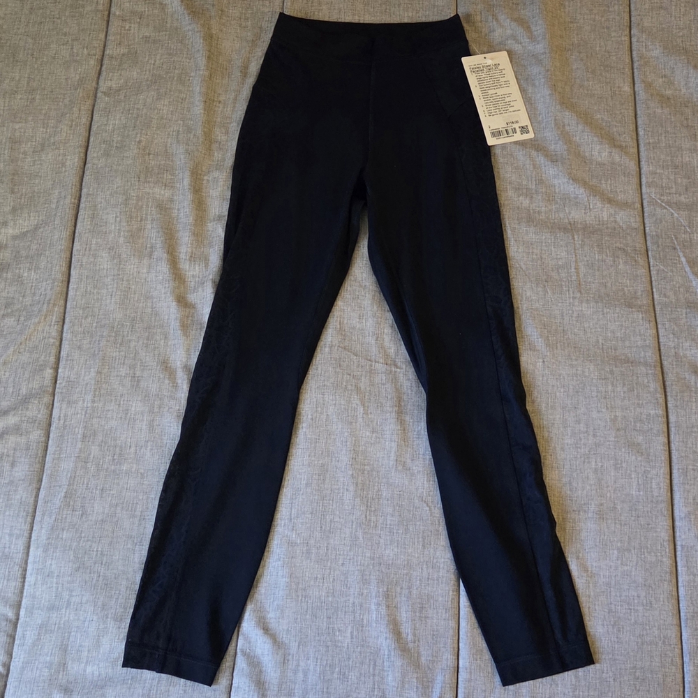 ​NWT Lululemon Paisley Sheer Lace Panelled Tight 25" True Navy Size 2 Rare